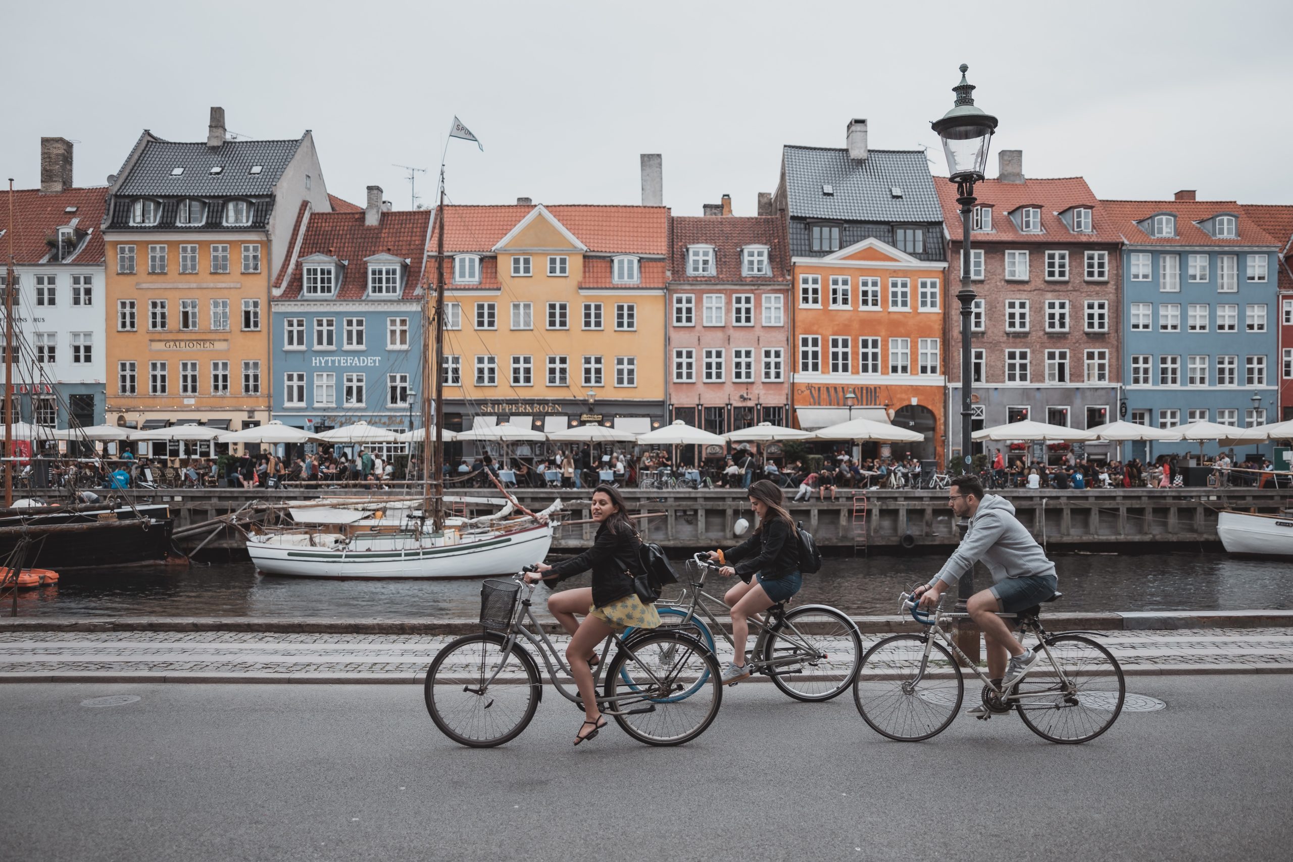 Människor som cyklar i Köpenhamn